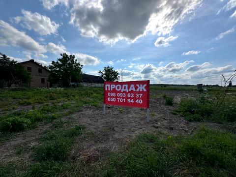ділянка за адресою с. Сирники, Комка