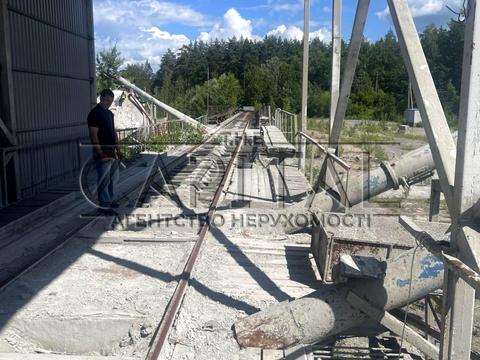 коммерческая по адресу вул. Космонавтів, 1