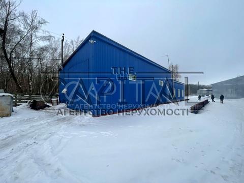 коммерческая по адресу вул. Космонавтів, 1