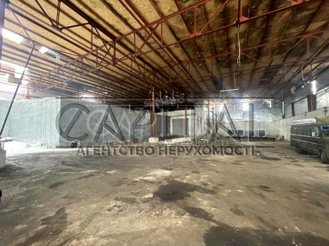 коммерческая по адресу вул. Космонавтів, 1