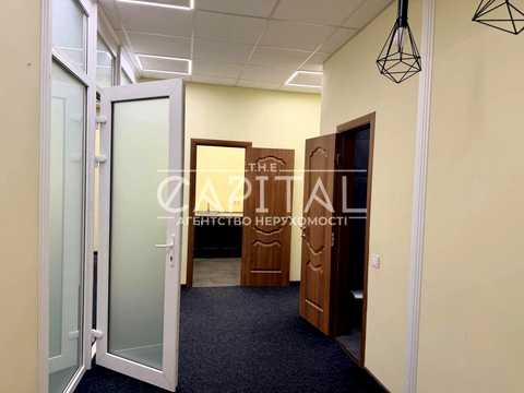 комерційна за адресою Євгена Коновальця вул. (Щорса), 36-Е