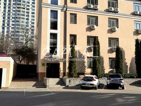 комерційна за адресою Авіаконструктора Ігоря Сікорського вул. (Танкова), 8