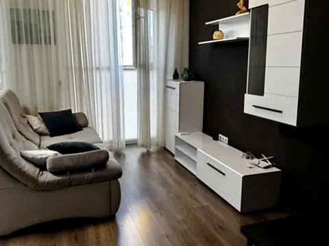 квартира за адресою Сім'ї Кульженків вул. (Петра Дегтяренка), 33