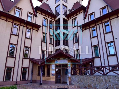 комерційна за адресою Берестейське шосе (Брест-Литовське), 8а