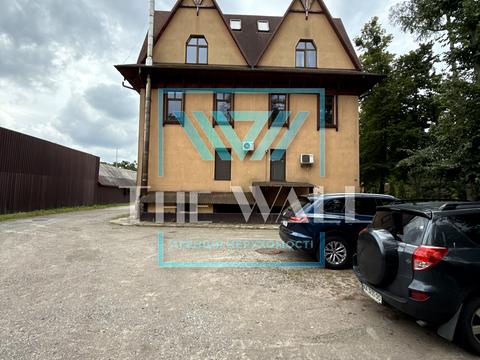 комерційна за адресою Берестейське шосе (Брест-Литовське), 8а