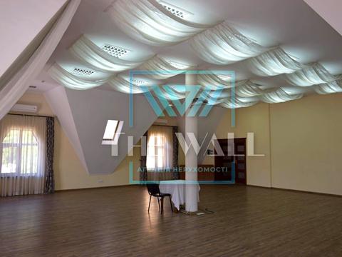 комерційна за адресою Берестейське шосе (Брест-Литовське), 8а