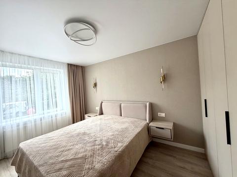 квартира за адресою Білогірська вул., 12