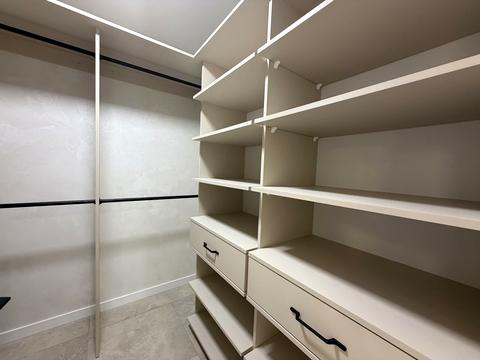 квартира за адресою Білогірська вул., 12