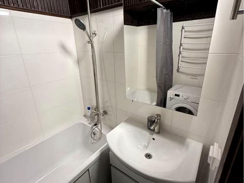квартира по адресу Героев просп., 33