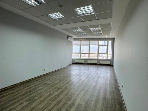 комерційна за адресою Кловський узвіз, 7a