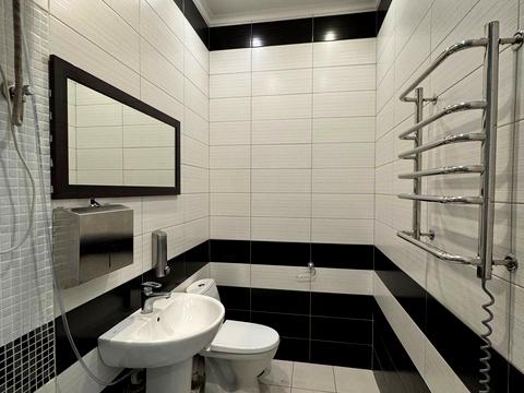 комерційна за адресою Кловський узвіз, 7a