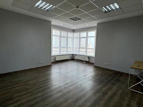 комерційна за адресою Кловський узвіз, 7a
