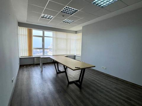 комерційна за адресою Кловський узвіз, 7a