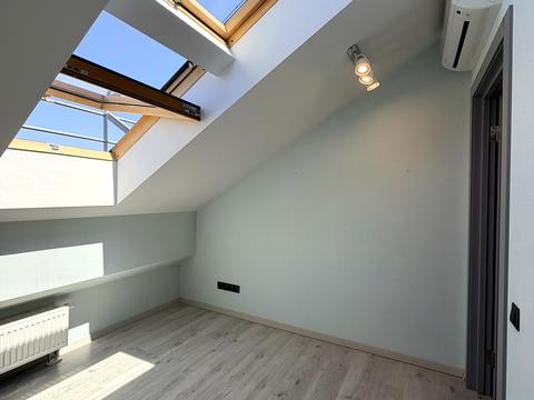 квартира за адресою Регенераторна вул., 4 к14