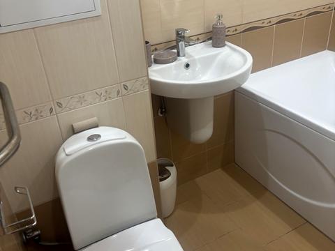 квартира за адресою Анни Ахматової вул., 50