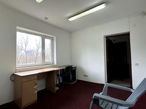 комерційна за адресою Львів, Пластова вул. (Силікатна), 2