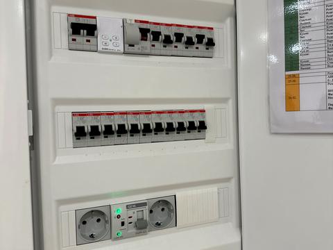 квартира по адресу Свободы просп. (60-річчя Жовтня), 25