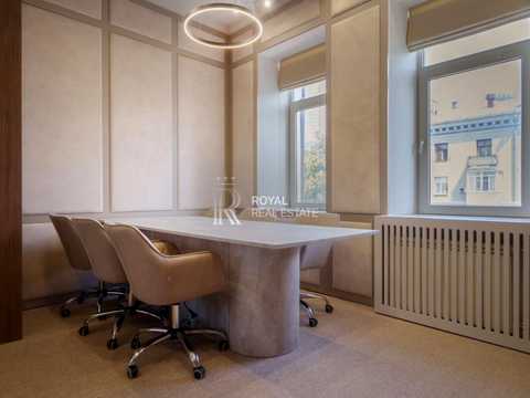 комерційна за адресою Еспланадна вул., 32