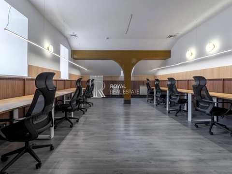 комерційна за адресою Еспланадна вул., 32