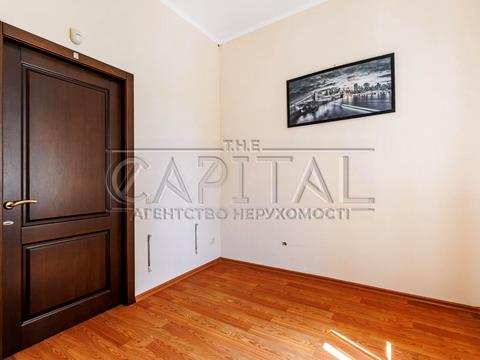 комерційна за адресою Оболонська вул., 21