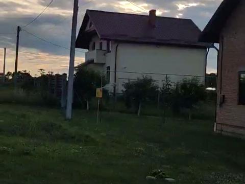 1869683657414460