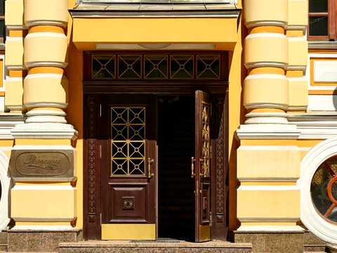комерційна за адресою Бульварно-Кудрявська вул. (Воровського), 24