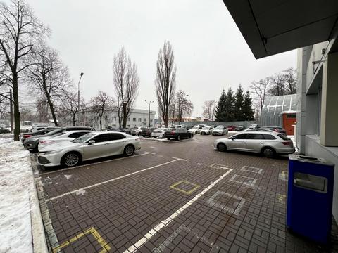 комерційна за адресою Київ, Дегтярівська вул., 52
