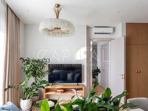 квартира за адресою Буслівська вул., 12