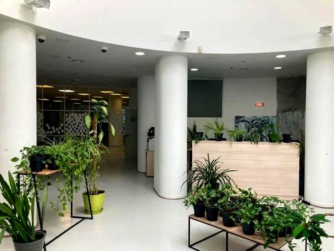 комерційна за адресою майдан Незалежності пл., 1