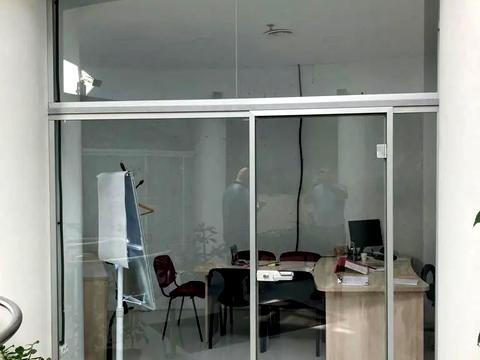 комерційна за адресою майдан Незалежності пл., 1