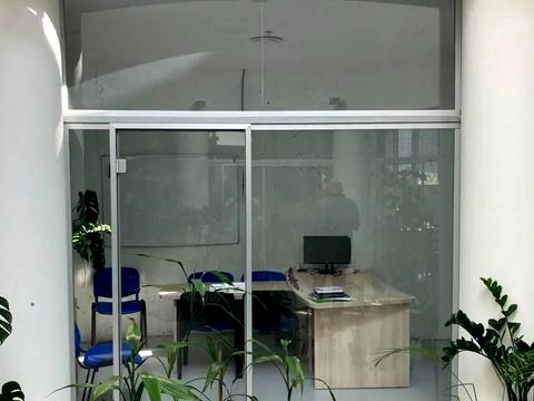 комерційна за адресою майдан Незалежності пл., 1
