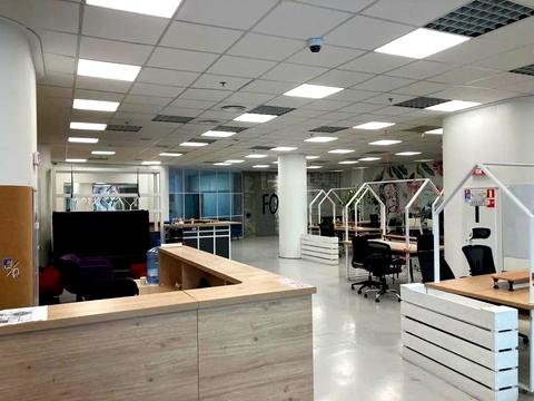 комерційна за адресою майдан Незалежності пл., 1