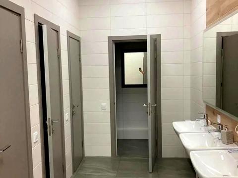 комерційна за адресою майдан Незалежності пл., 1