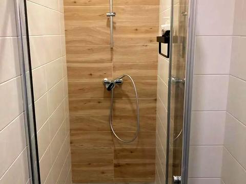 комерційна за адресою майдан Незалежності пл., 1