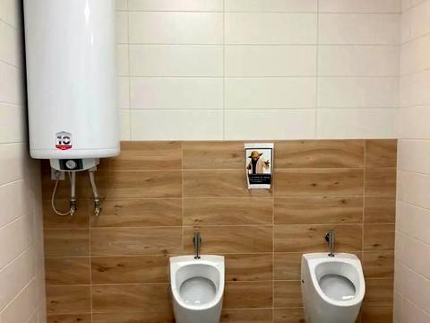 комерційна за адресою майдан Незалежності пл., 1