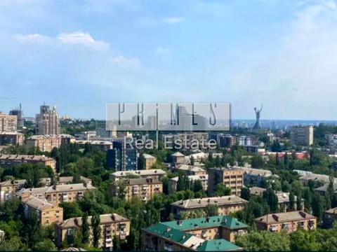 комерційна за адресою Андрія Верхогляда вул. (Михайла Драгомирова), 2-А