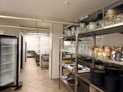 комерційна за адресою Дніпровська набережна вул., 26-К