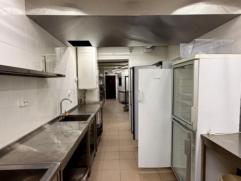 комерційна за адресою Дніпровська набережна вул., 26-К