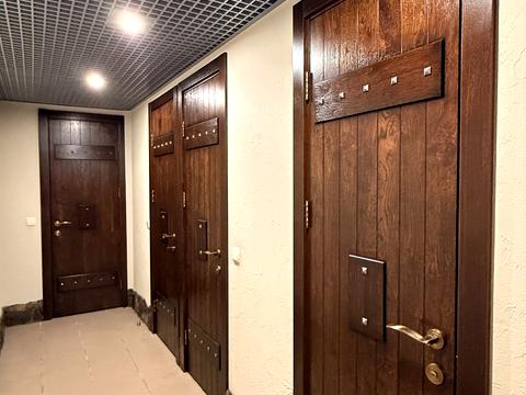 комерційна за адресою Дніпровська набережна вул., 26-К