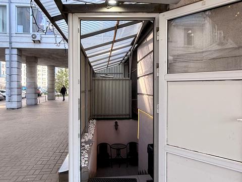комерційна за адресою Дніпровська набережна вул., 26-К
