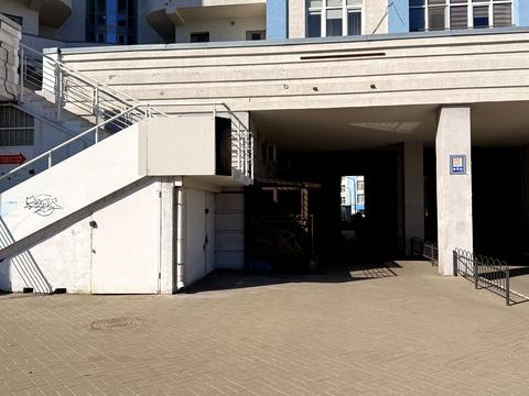 комерційна за адресою Дніпровська набережна вул., 26-К