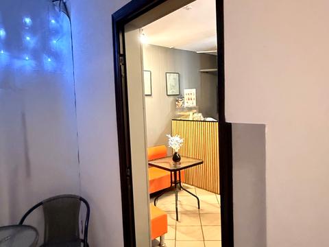 комерційна за адресою Дніпровська набережна вул., 26-К