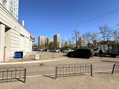 комерційна за адресою Дніпровська набережна вул., 26-К