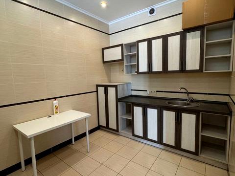 комерційна за адресою Кловський узвіз, 7a