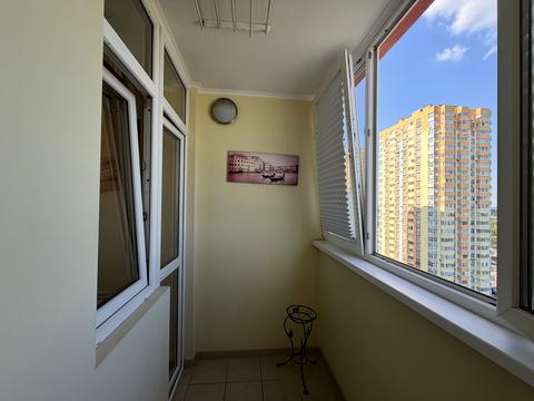 квартира по адресу Сім'ї Кульженків ул. (Петра Дегтяренка), 33