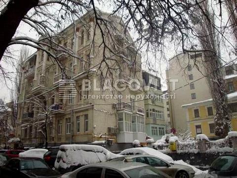 квартира за адресою Рейтарська вул., 25