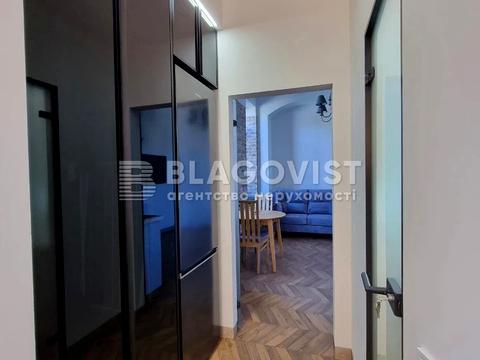 квартира за адресою Рейтарська вул., 25