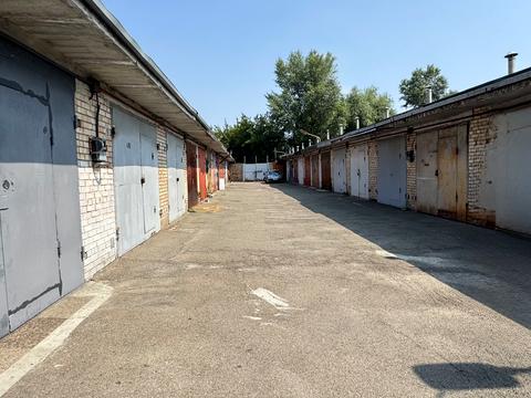 паркомісце за адресою Братиславська вул., 52А