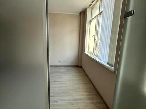 комерційна за адресою Трускавецька вул., 6-В