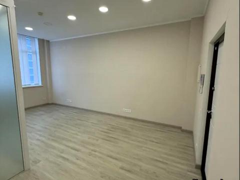 комерційна за адресою Трускавецька вул., 6-В